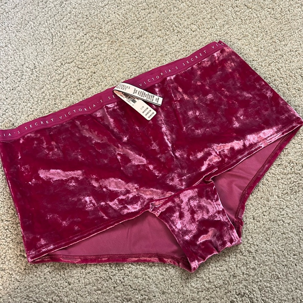 VICTORIA’S SECRET PINK VELVET BOY SHORTS BRAND NEW WITH TAGS